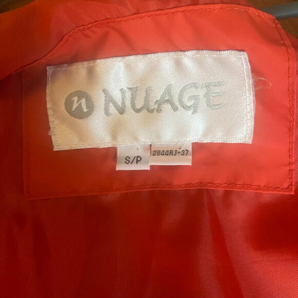 Vintage windbreaker rain jacket - size sm-med - Canadian - mid length, travel - Picture 15 of 16